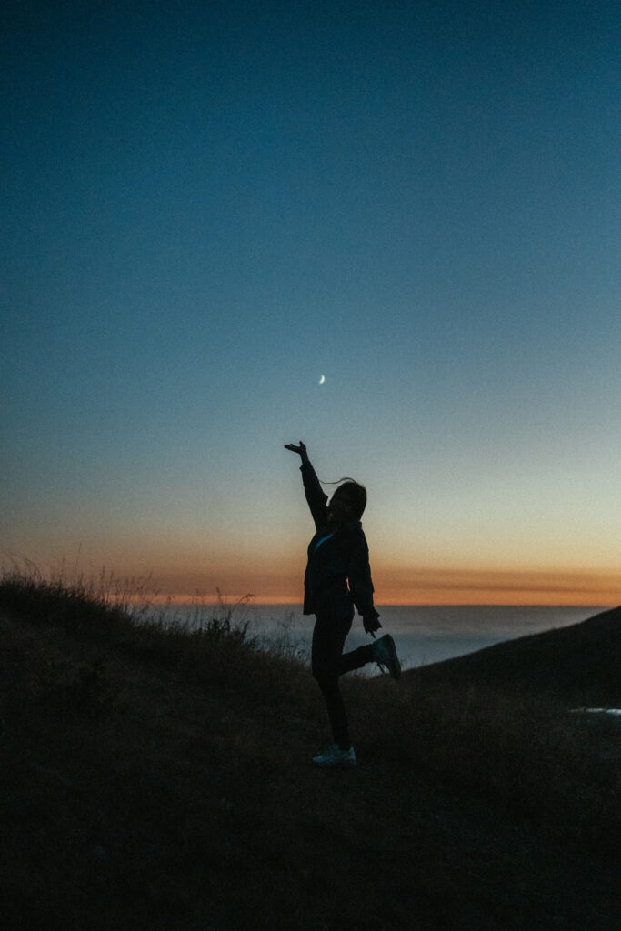 whimsical dreamy golden hour portraits san francisco mount tamalpais