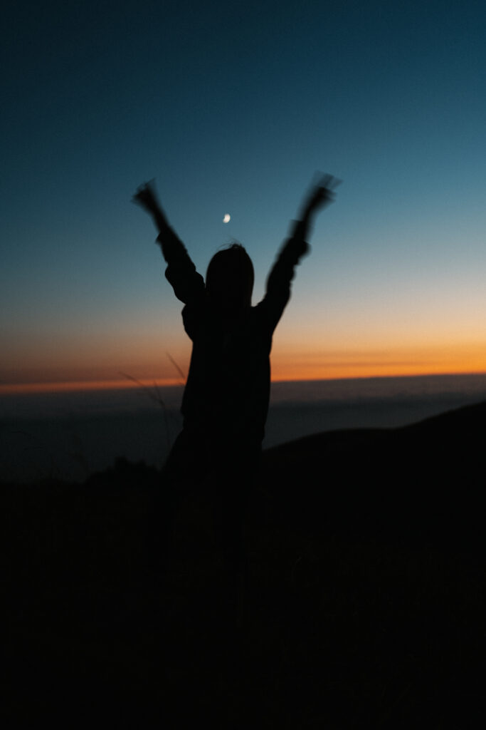 whimsical dreamy golden hour portraits san francisco mount tamalpais